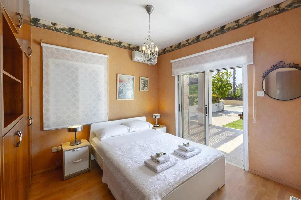 Beachfront Villa Carpe Diem Kiti 外观 照片