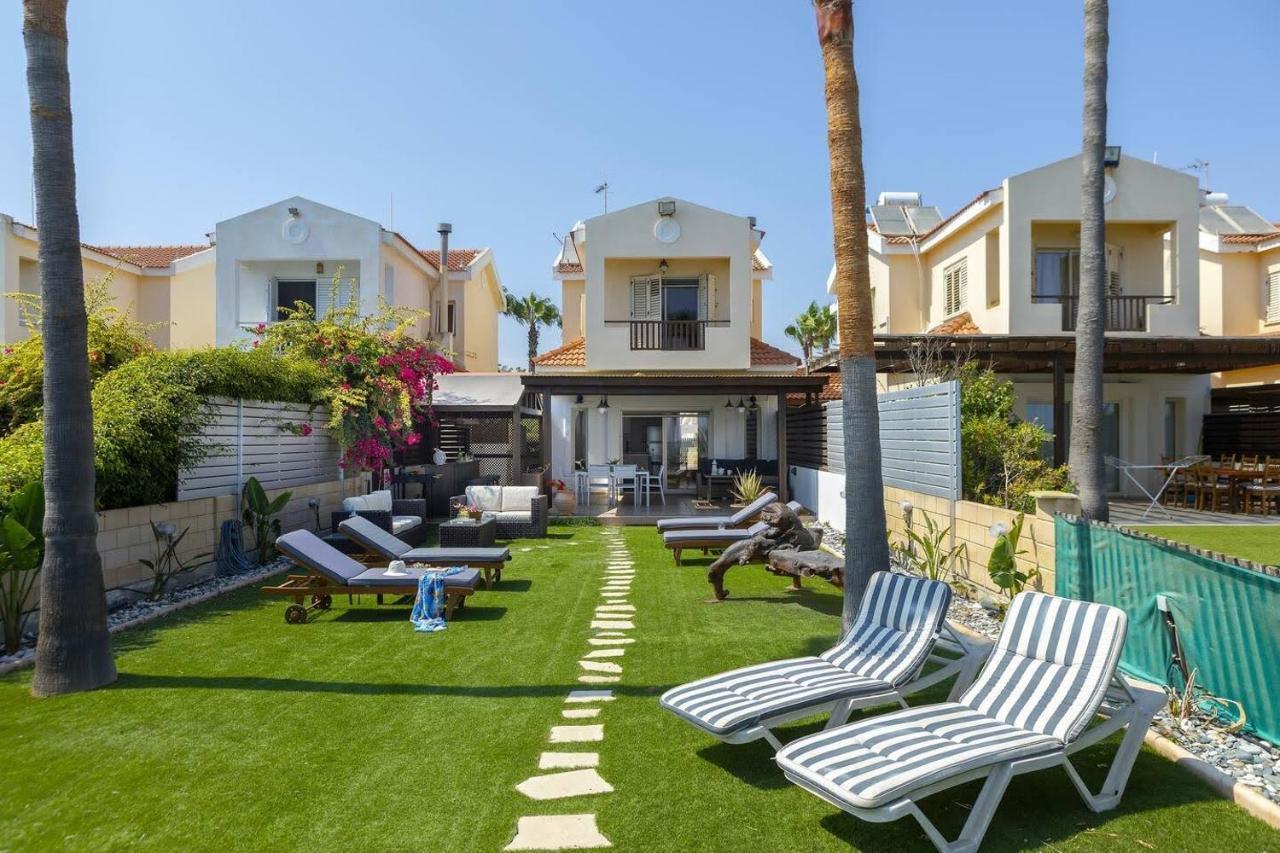 Beachfront Villa Carpe Diem Kiti 外观 照片