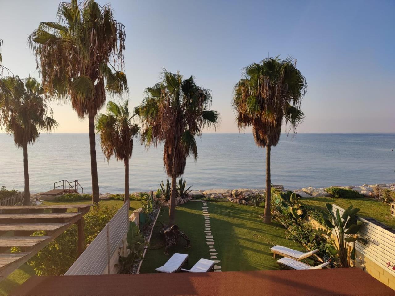 Beachfront Villa Carpe Diem Kiti 外观 照片