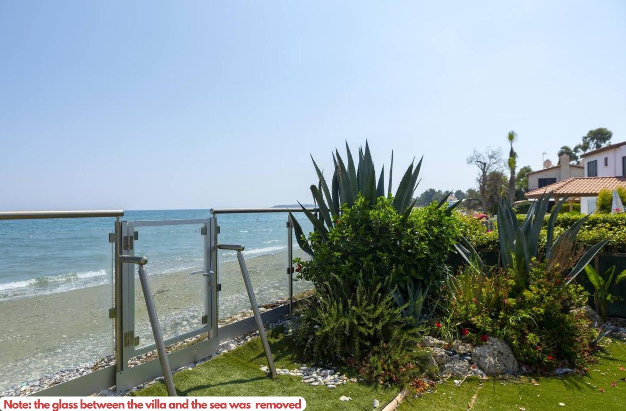 Beachfront Villa Carpe Diem Kiti 外观 照片
